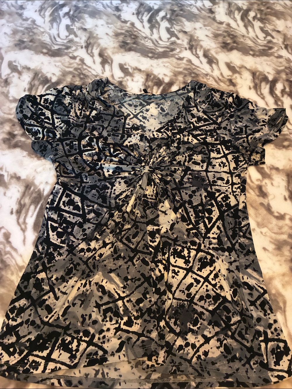 Daisy Fuentes Black and Gray Twist-Front Short Sleeve Top